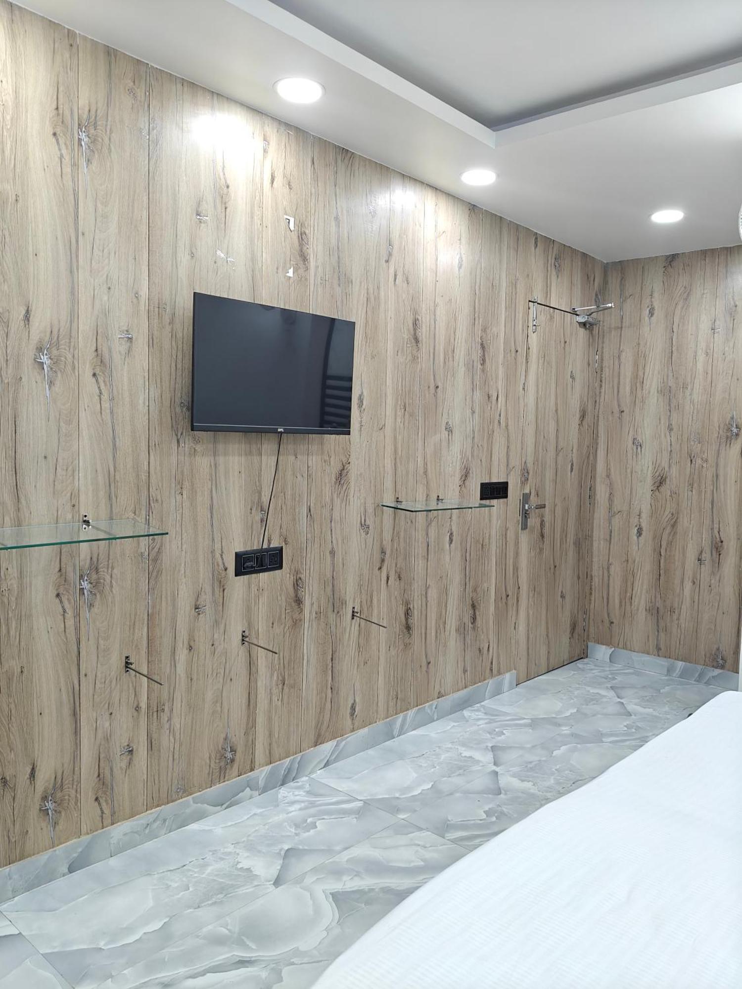 Hotel Love Inn Lucknow Eksteriør bilde